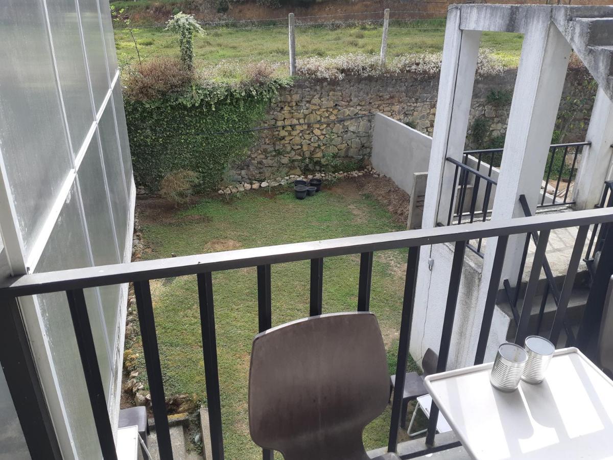 Siril Guesthouse Hostel นูวาราเอลิยา ภายนอก รูปภาพ