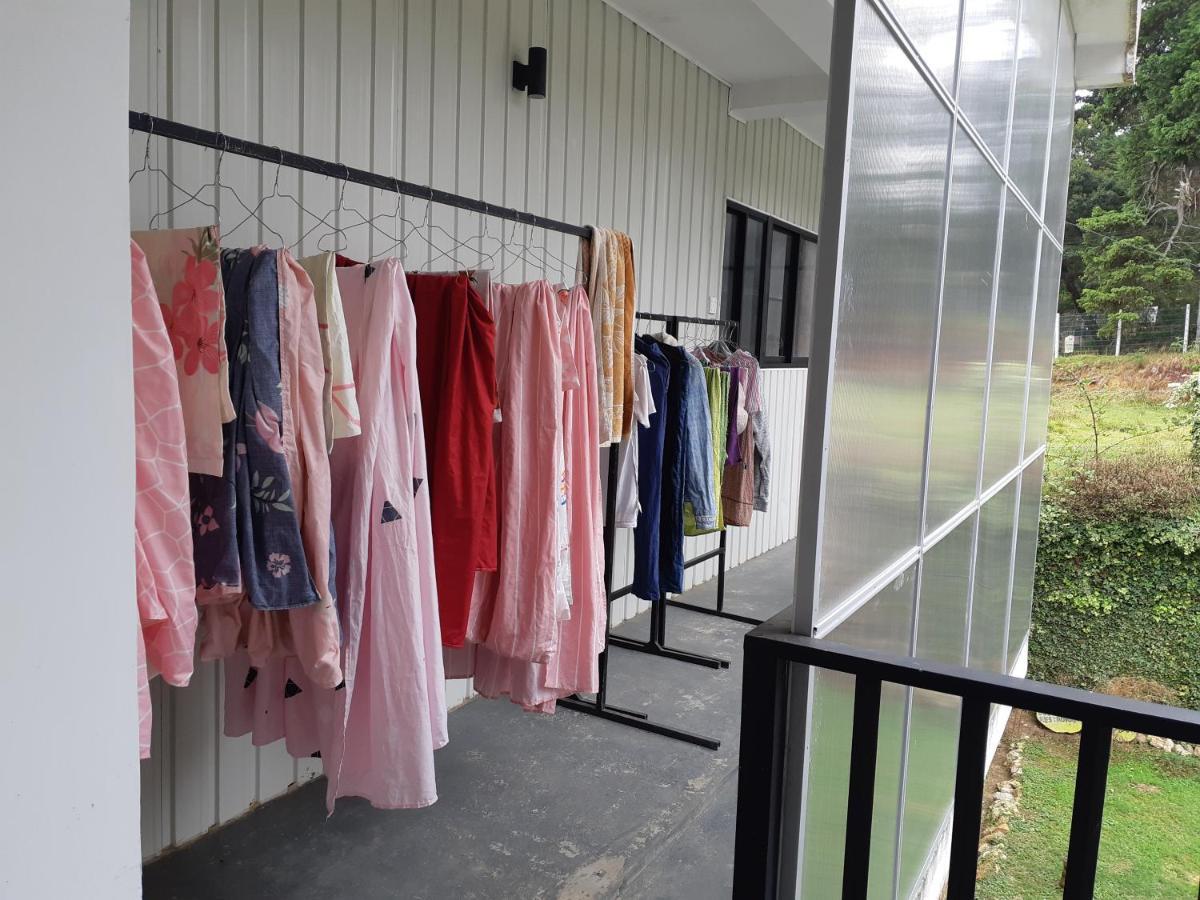 Siril Guesthouse Hostel นูวาราเอลิยา ภายนอก รูปภาพ