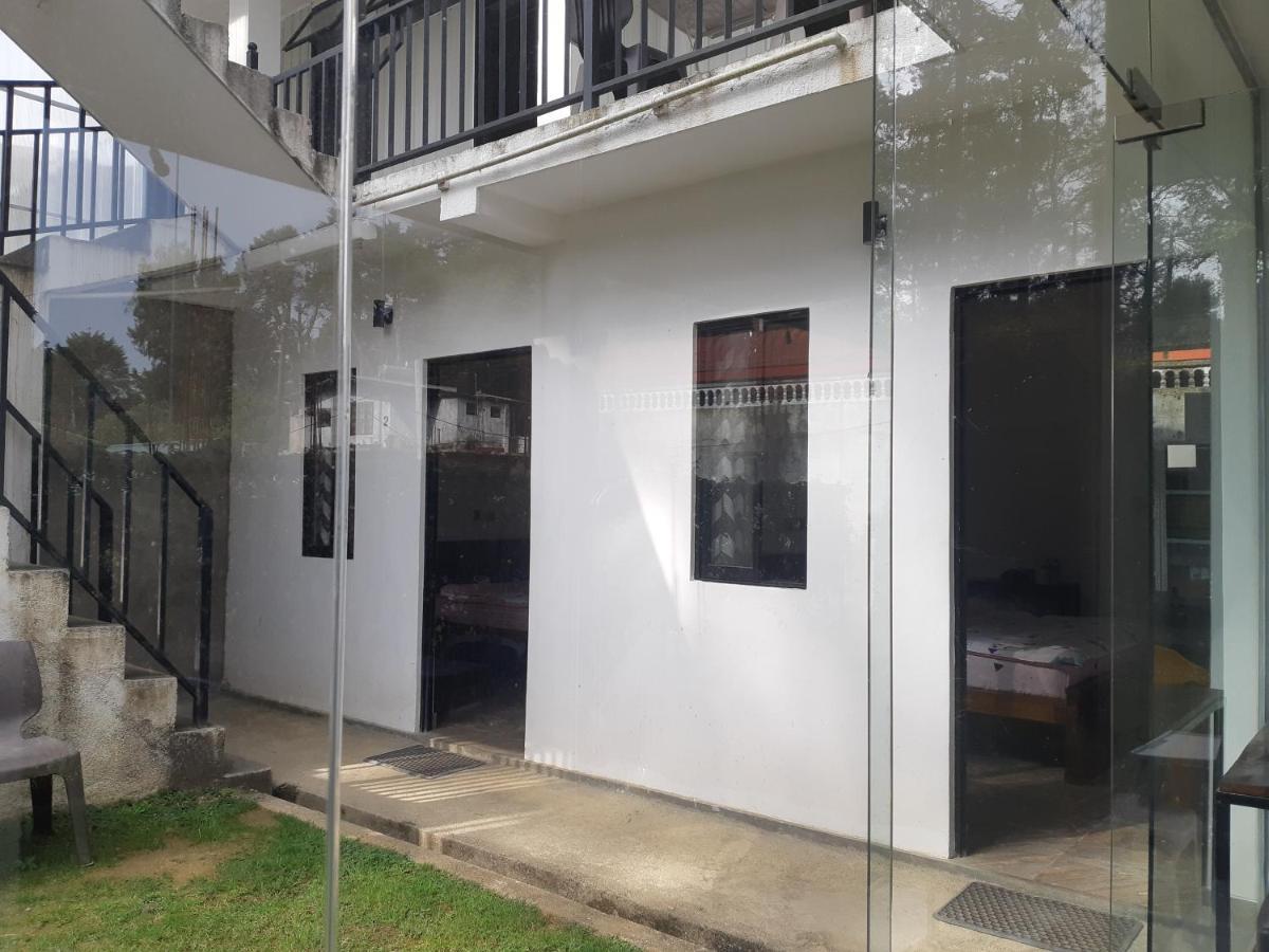 Siril Guesthouse Hostel นูวาราเอลิยา ภายนอก รูปภาพ