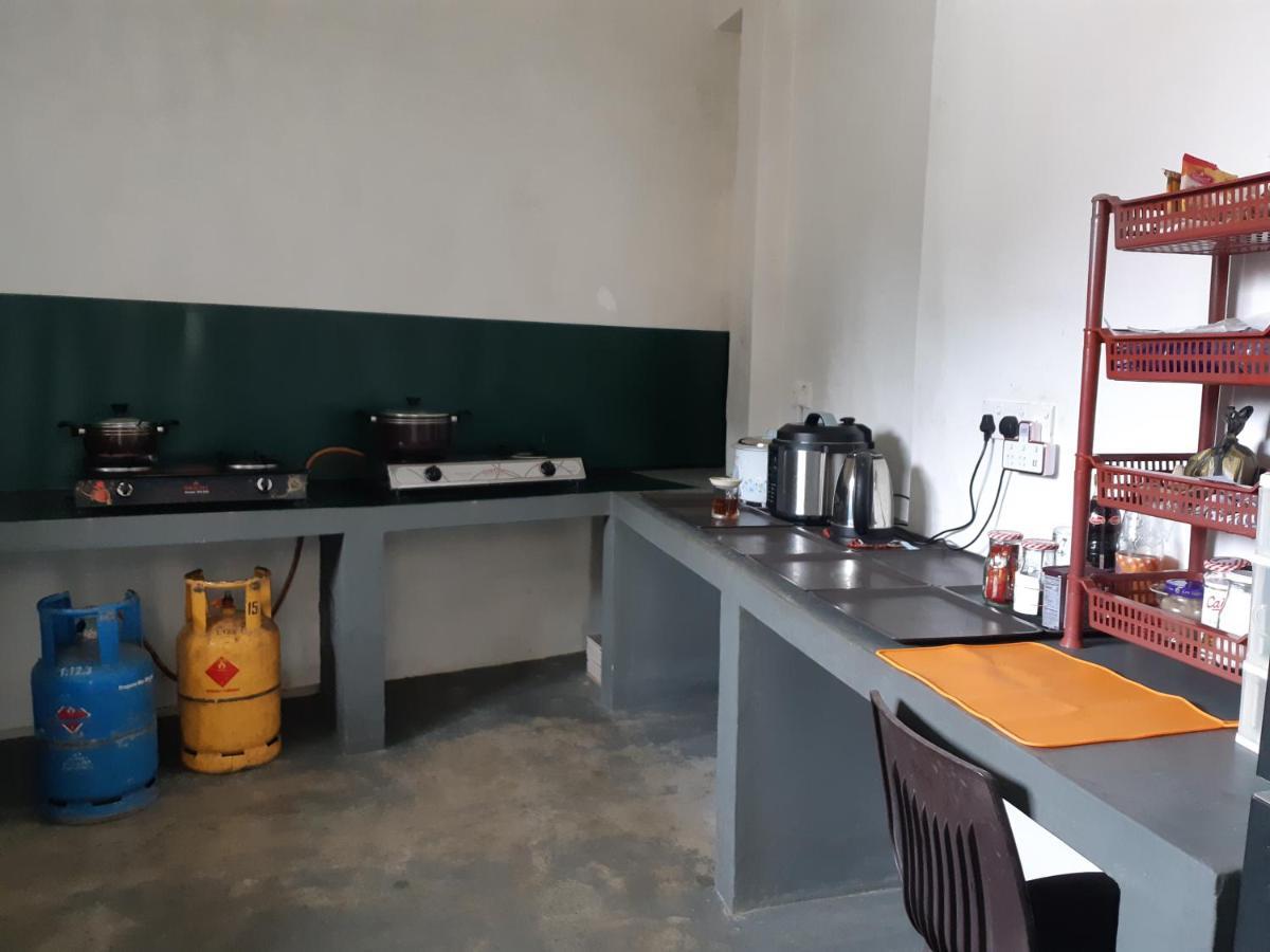 Siril Guesthouse Hostel นูวาราเอลิยา ภายนอก รูปภาพ