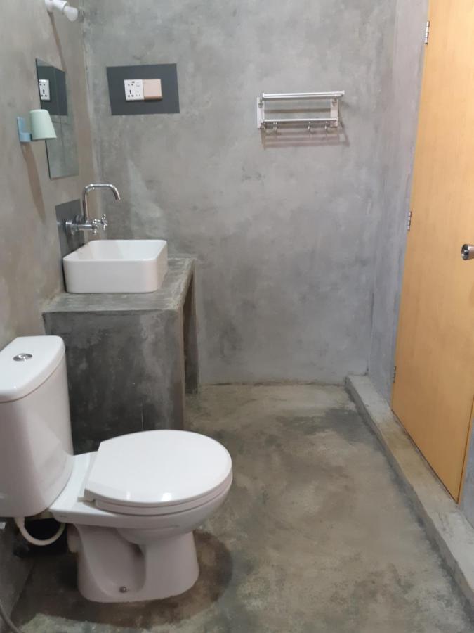 Siril Guesthouse Hostel นูวาราเอลิยา ภายนอก รูปภาพ