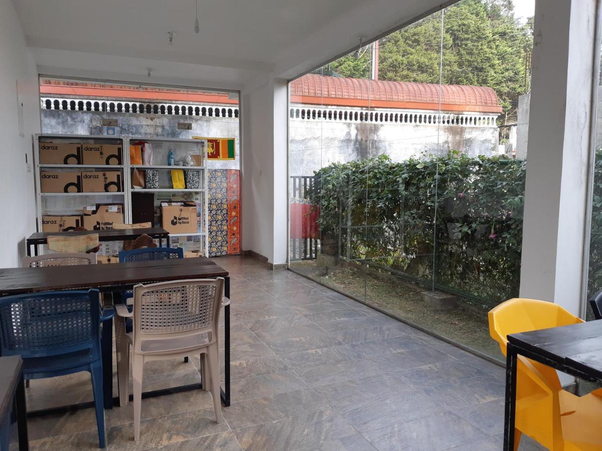 Siril Guesthouse Hostel นูวาราเอลิยา ภายนอก รูปภาพ