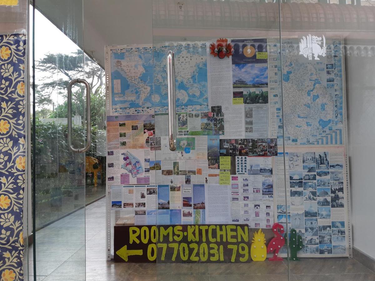 Siril Guesthouse Hostel นูวาราเอลิยา ภายนอก รูปภาพ