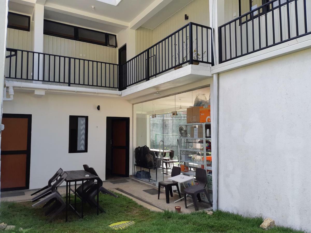 Siril Guesthouse Hostel นูวาราเอลิยา ภายนอก รูปภาพ